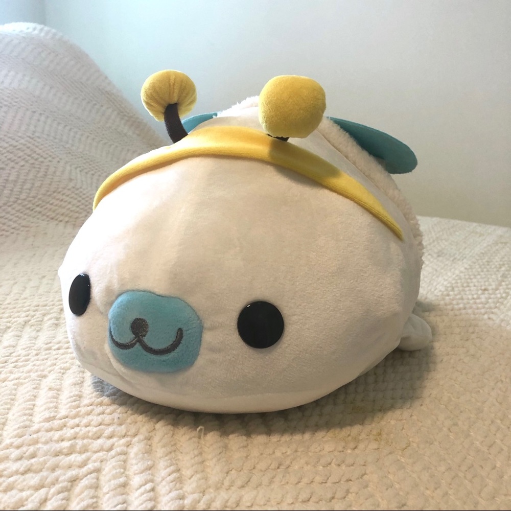 Japanese Bee Seal Plushie! Mamegoma
